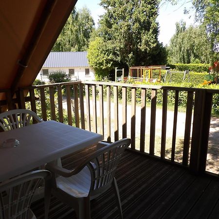 Camping Smile & Braudieres Mézières-sous-Lavardin Exteriör bild