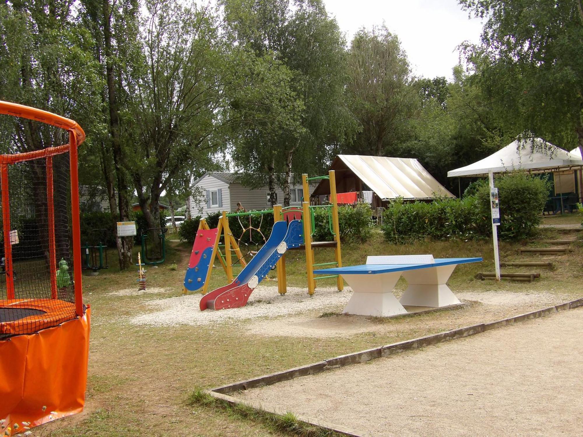 Camping Smile & Braudieres Mézières-sous-Lavardin Exteriör bild