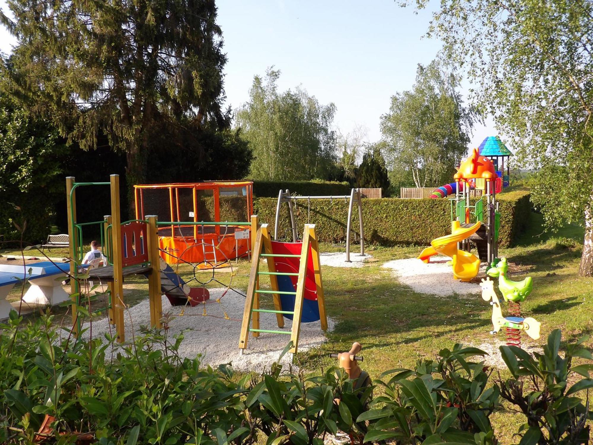 Camping Smile & Braudieres Mézières-sous-Lavardin Exteriör bild
