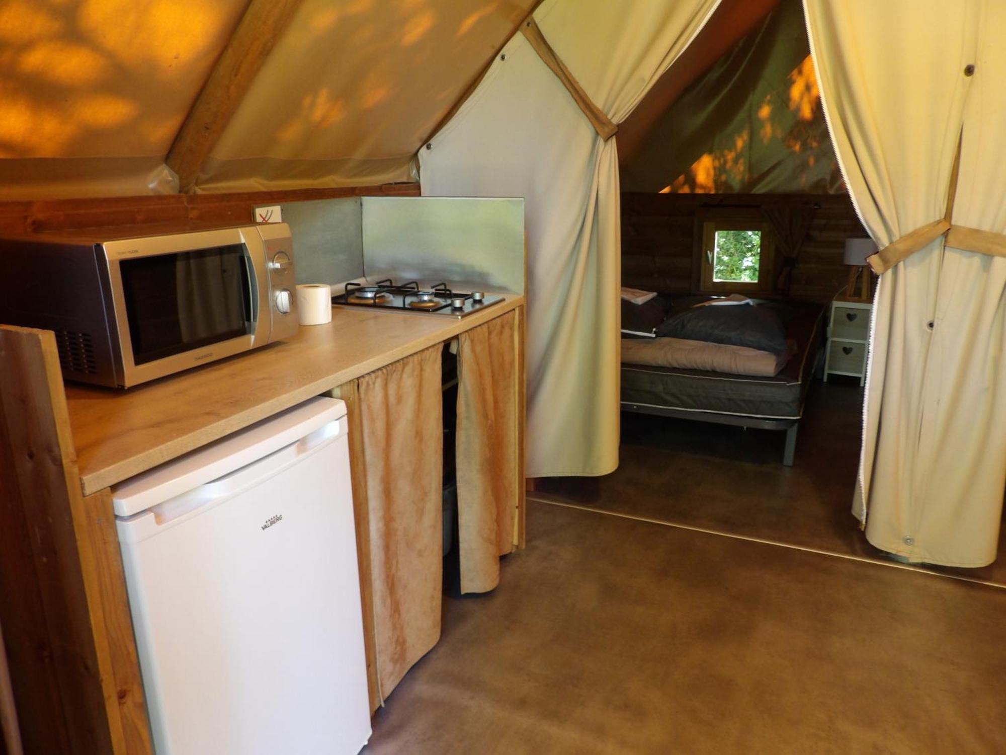 Camping Smile & Braudieres Mézières-sous-Lavardin Exteriör bild