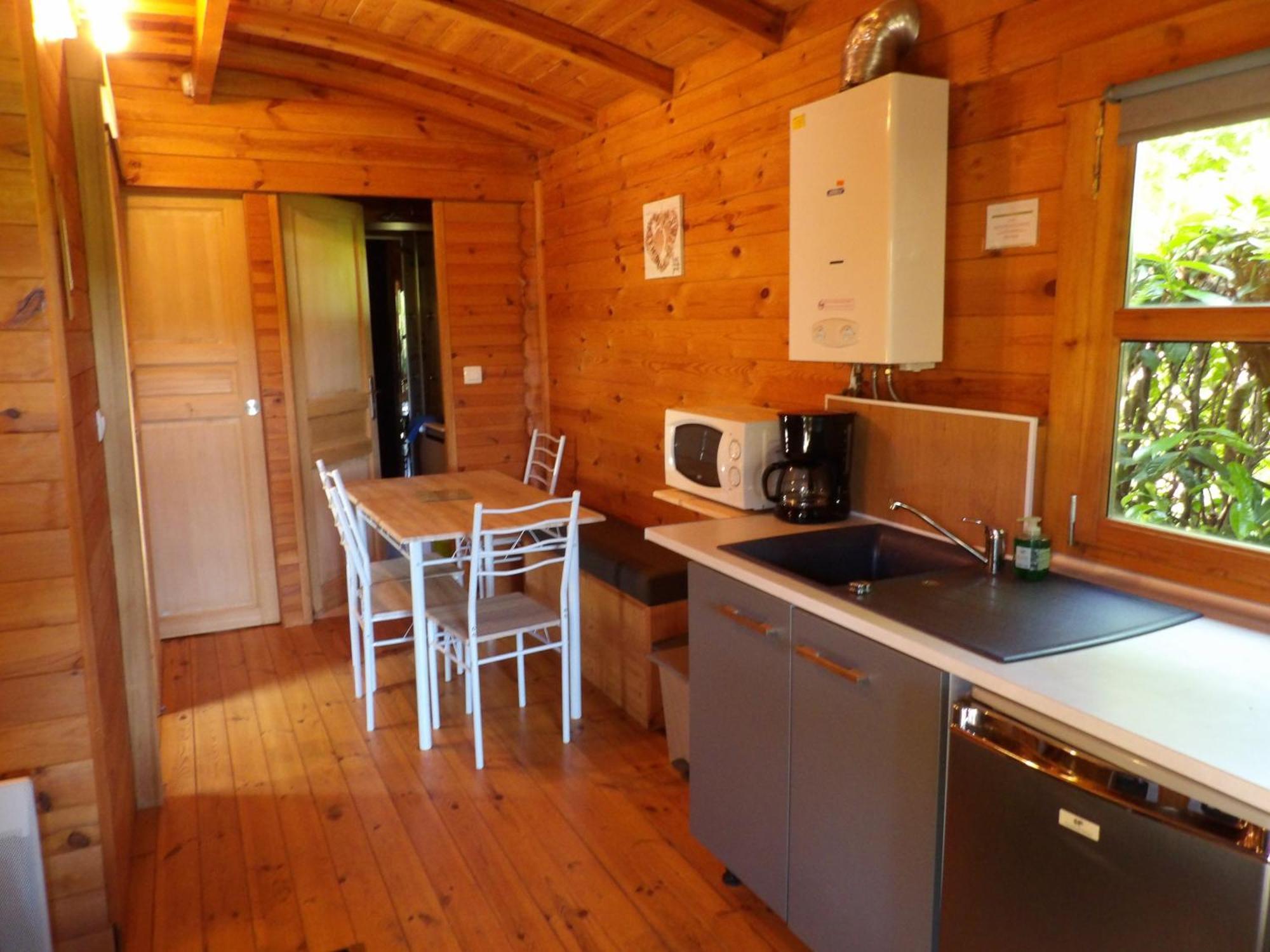Camping Smile & Braudieres Mézières-sous-Lavardin Exteriör bild